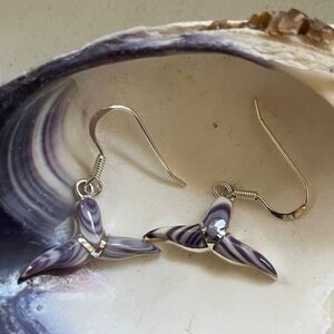E1212 Whale tail dangle earrings wampum quahog sterling silver